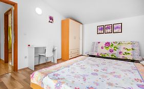Apartmani Alaga B