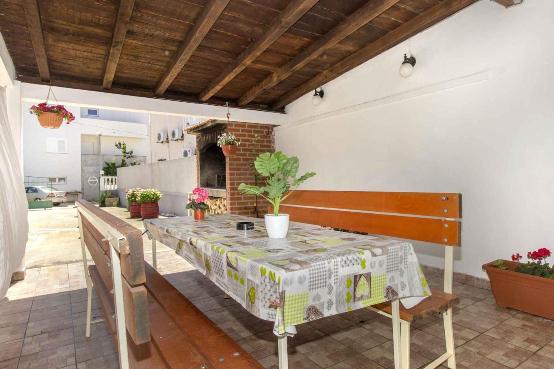 Apartmani Alaga B Tribalj Exteriér fotografie