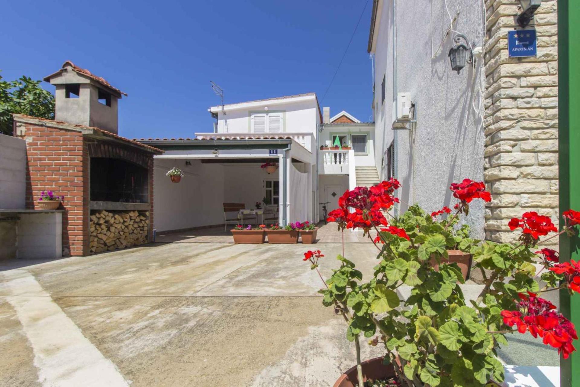 Apartmani Alaga B Tribalj Exteriér fotografie